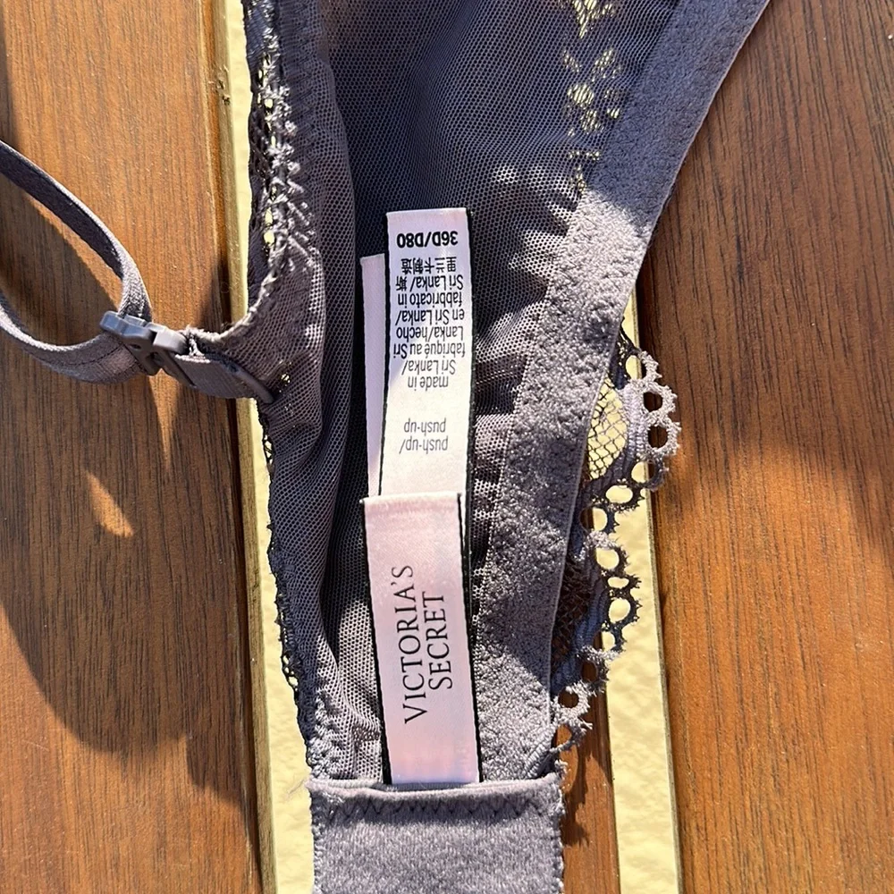 Victoria’s Secret Push Up Bra Bombshell Add 2 Cups 36C new